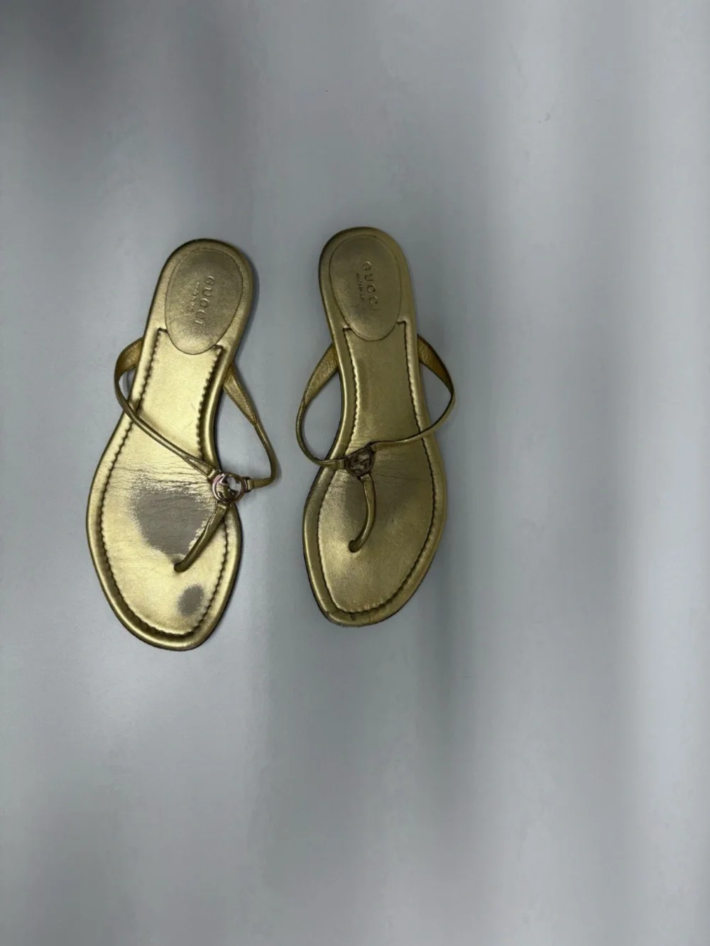 GUCCi Metallic God Leather Thong Flip Flops - Size 38.